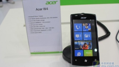 Acer W4: primo smartphone con Windows Phone Mango Acer W4: primo smartphone con Windows Phone Mango