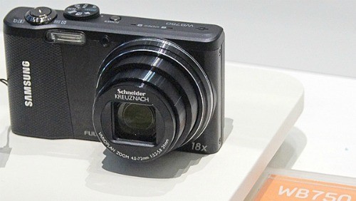 Samsung MV800 e WB750, nuove fotocamere a doppio display