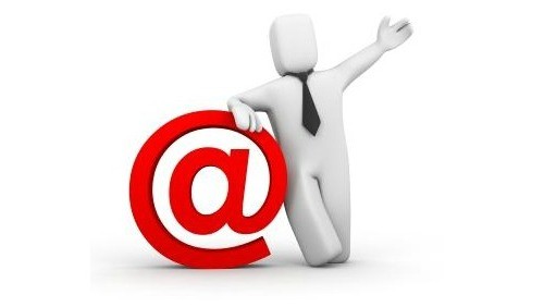 Lavoro: l'email è superata, meglio chat e social network