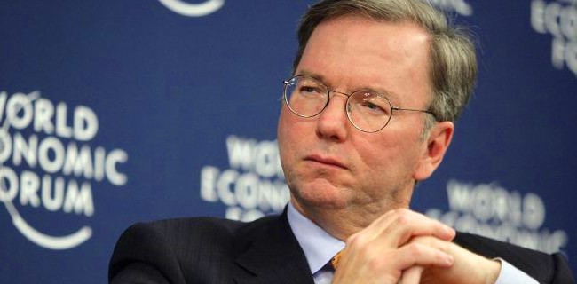 Eric Schmidt usa uno smartphone BlackBerry