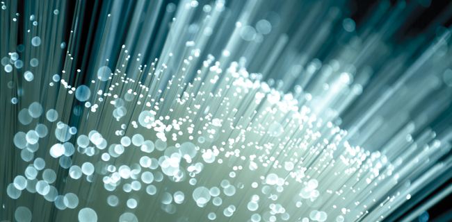 La fibra ottica viaggia alla velocità della luce La fibra ottica viaggia alla velocità della luce