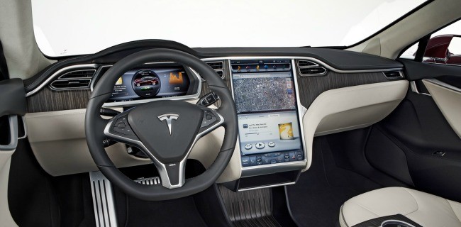 Dopo Google, anche Tesla punta sull'autonomous car Dopo Google, anche Tesla punta sull'autonomous car