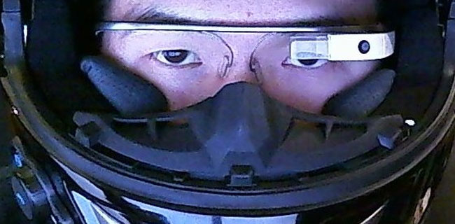 Google Glass in moto, si può? Google Glass in moto, si può?