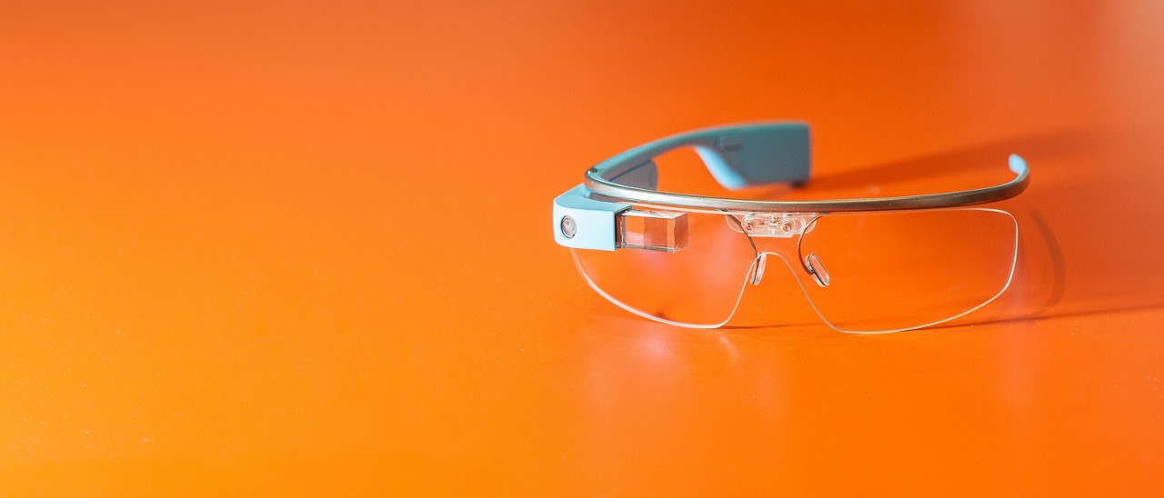 Donna aggredita perché indossava i Google Glass Donna aggredita perché indossava i Google Glass