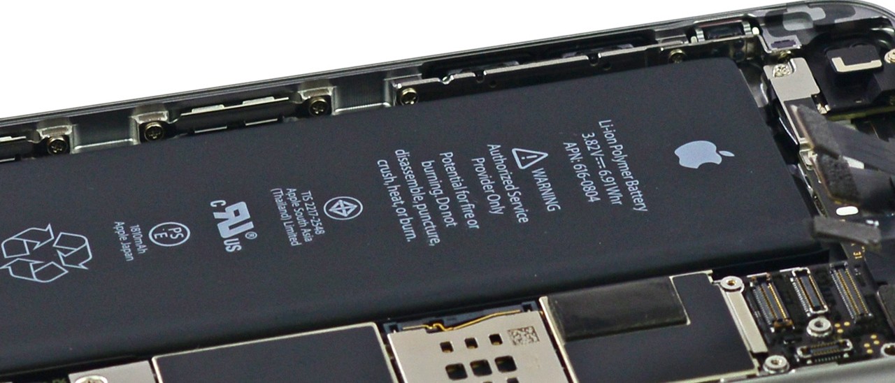 iPhone esplode in un negozio, prendendo fuoco