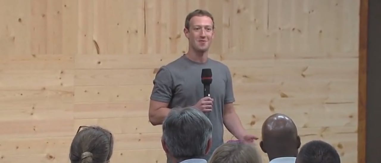 Mark Zuckerberg spiega il senso dell'App Messenger Mark Zuckerberg spiega il senso dell'App Messenger