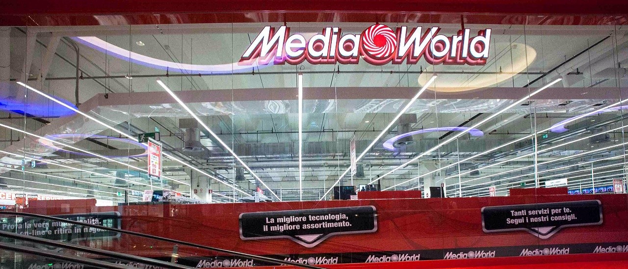 Volantino MediaWorld, Xbox One S a 199 euro