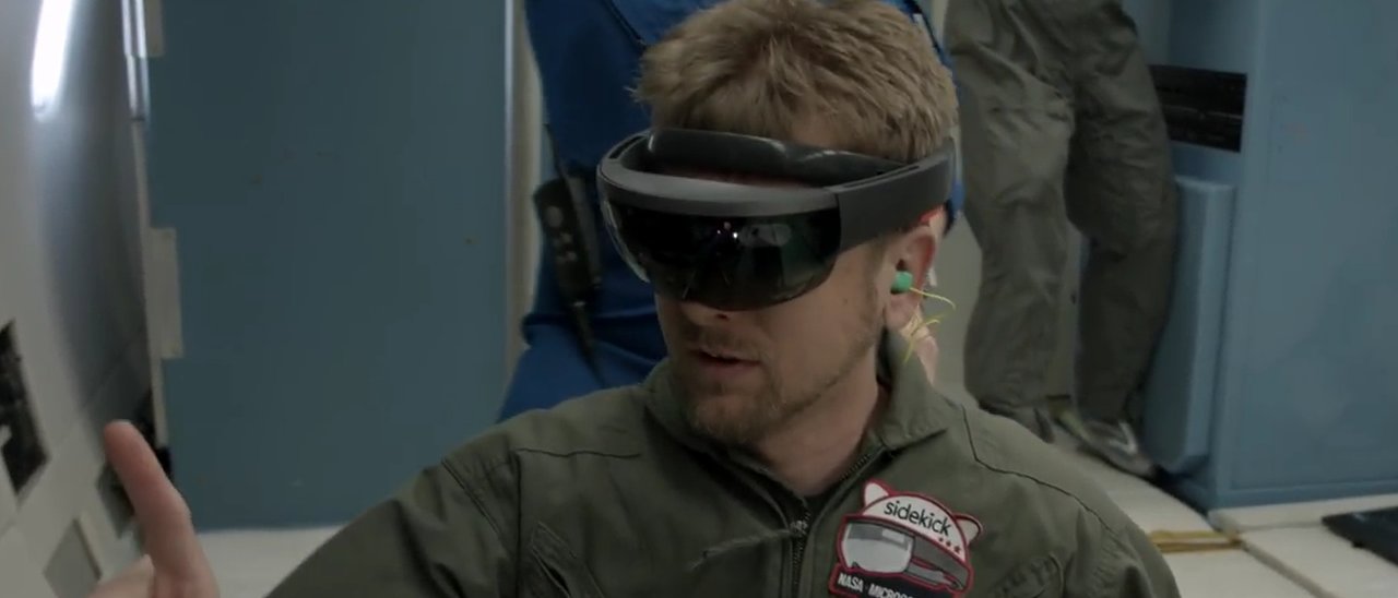Microsoft Hololens, migliaia di vendite Microsoft Hololens, migliaia di vendite