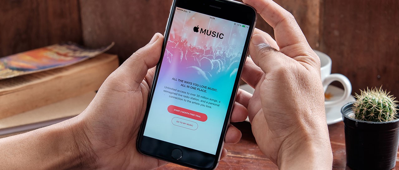 Anche Burberry sbarca su Apple Music