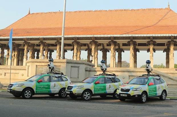 Le Google Car in azione nelle strade dello Sri Lanka