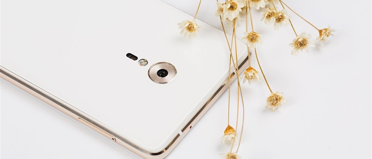 Lenovo ZUK Z2 Pro, smartphone e fitness tracker Lenovo ZUK Z2 Pro, smartphone e fitness tracker