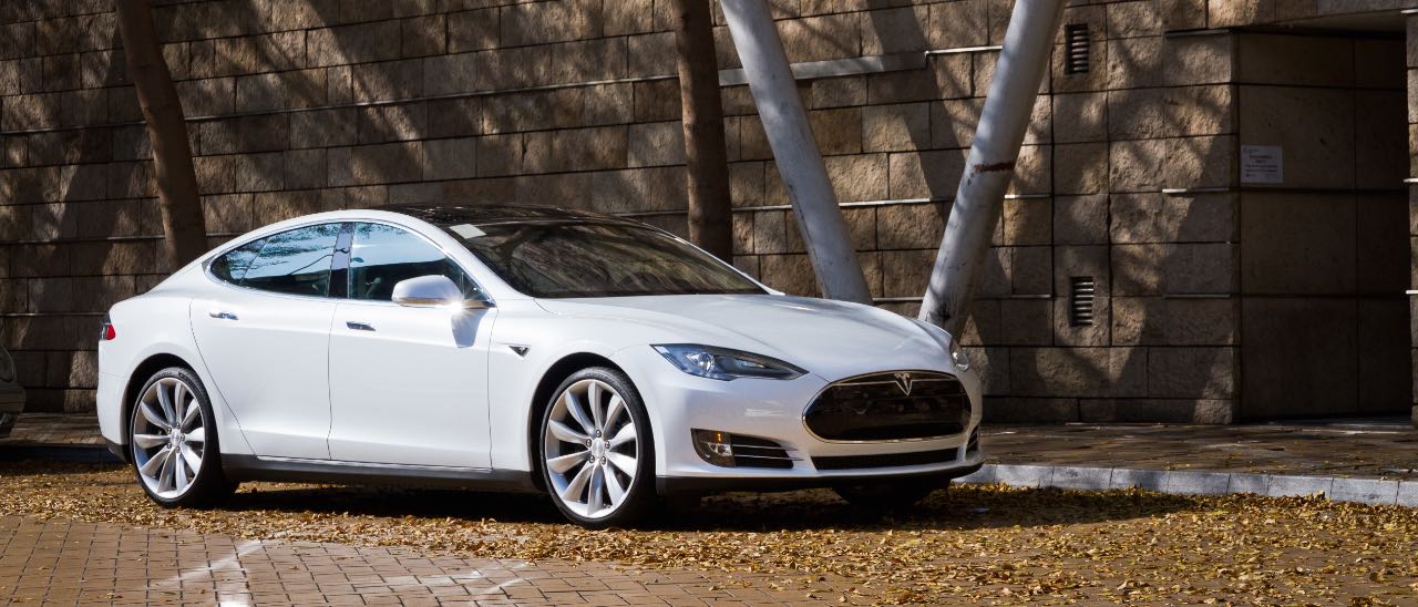 Tesla, mai dimenticare le chiavi