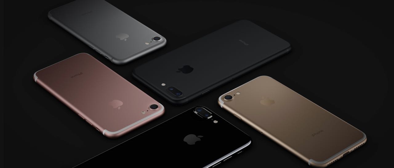 iPhone 8: Apple testa ben 10 prototipi iPhone 8: Apple testa ben 10 prototipi