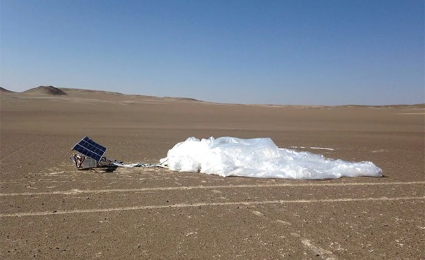 Un pallone aerostatico di Project Loon dopo l'atterraggio, in una zona deserta, al termine dei test