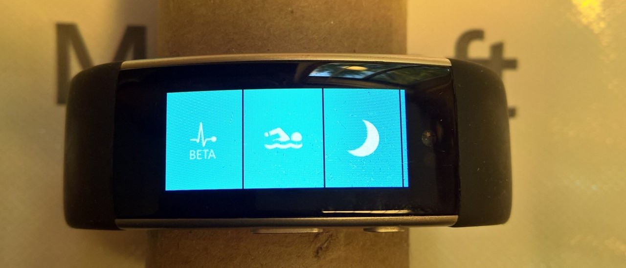 Microsoft Band 3 appare in foto
