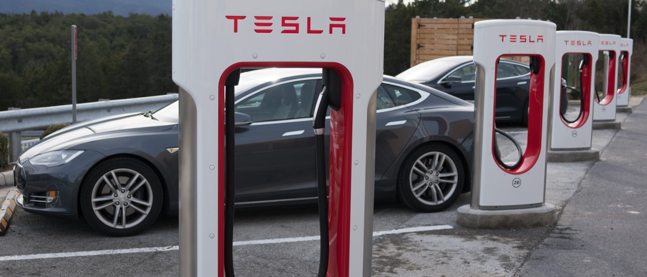 Tesla Model S e X: tornano i Supercharger gratis