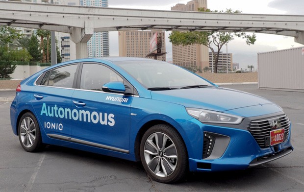 La Hyundai Ioniq equipaggiata con tecnologia self-driving mostrata a Las Vegas