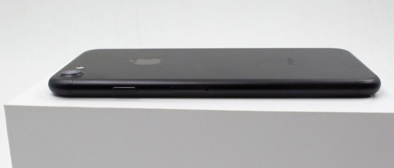 iPhone 8: display curvo e nuovo touchscreen iPhone 8: display curvo e nuovo touchscreen
