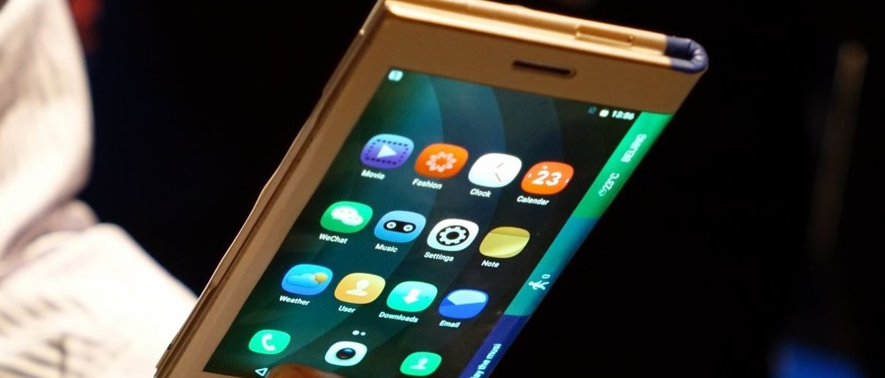 Smartphone pieghevole Samsung entro fine anno