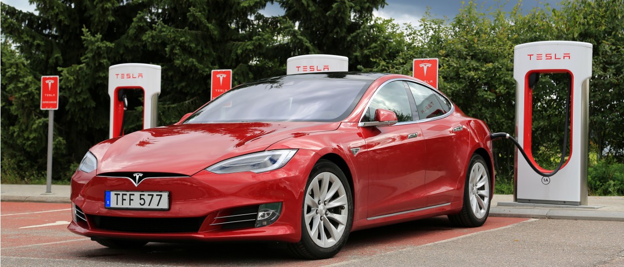 Elon Musk cerca investitori per privatizzare Tesla