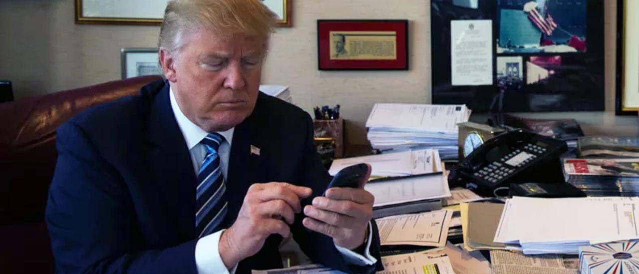 Facebook ha deciso: Donald Trump sospeso per due anni