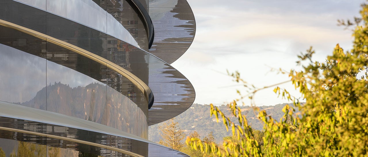 Un misterioso palco appare al centro di Apple Park