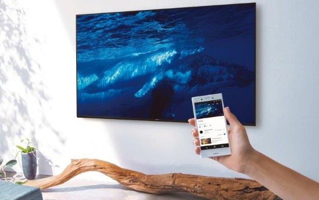 I nuovi televisori Ultra HD di Sony possono interagire con lo smartphone, anche tramite l'intelligenza artificiale dell'Assistente Google