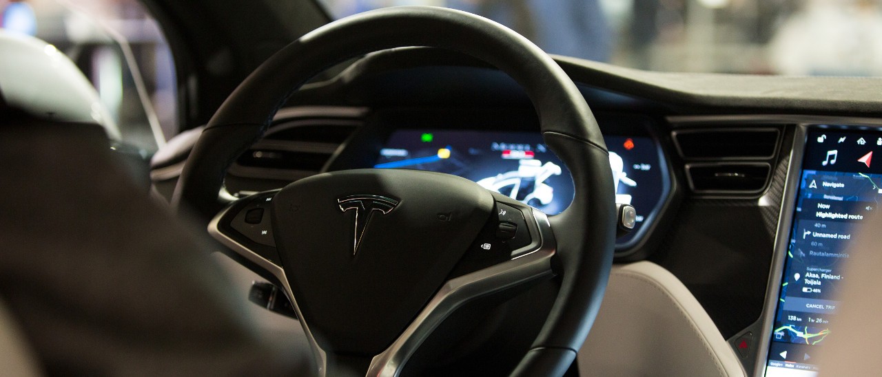 Tesla rimuove la Full Self-Driving Capability