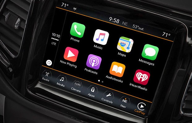 Il sistema di infotainment della Jeep 2017 Compass supporta sia Android Auto che Apple CarPlay