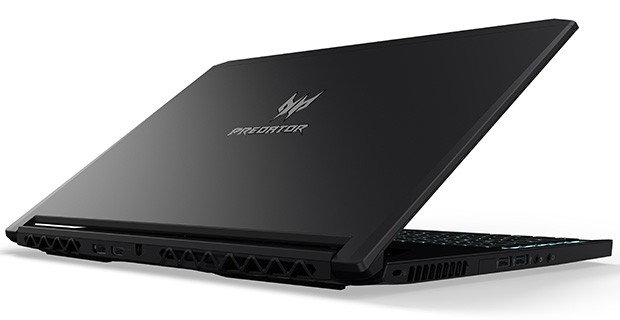 Il telaio nero del notebook conferisce all'Acer Predator Triton 700 un design snello e minimalista