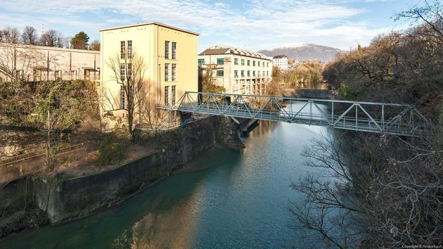 La centrale idroelettrica situata sul fiume Brembo, che contribuisce ad alimentare il data center