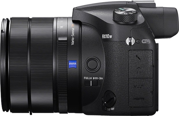 Il design della fotocamera Sony RX10 IV