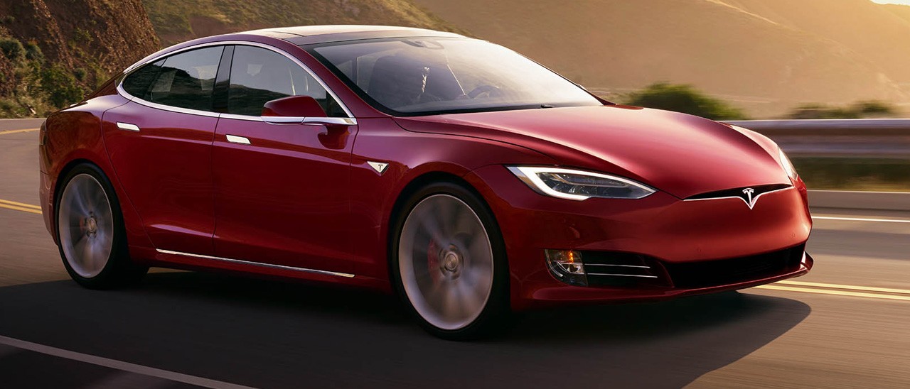 Tesla aumenta i prezzi delle sue auto elettriche