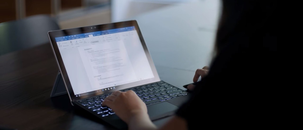 Microsoft integra LinkedIn in Word