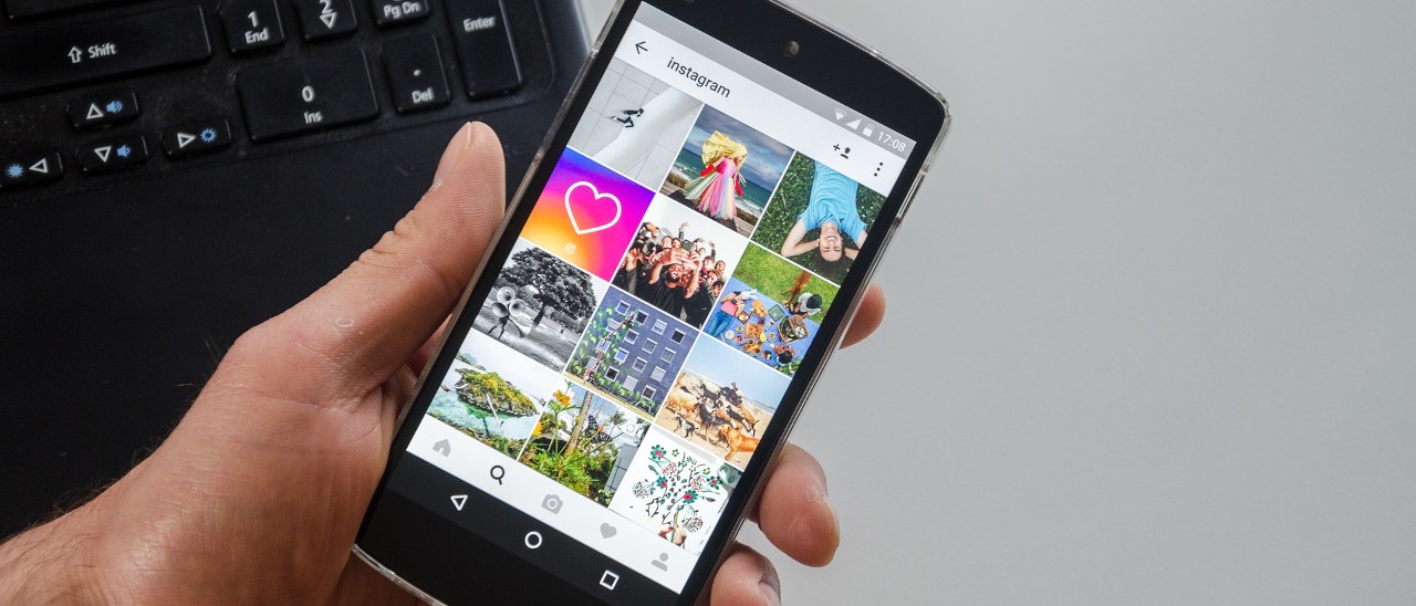 Instagram vieta meme collegati all'autolesionismo