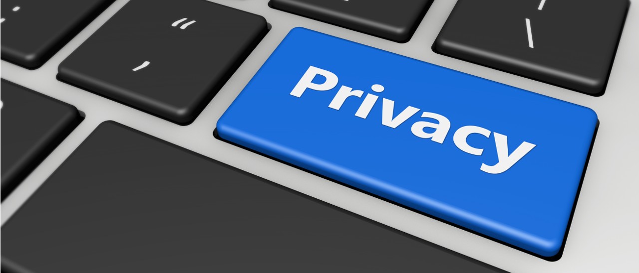 Apple blocca un'app di Facebook: viola la privacy