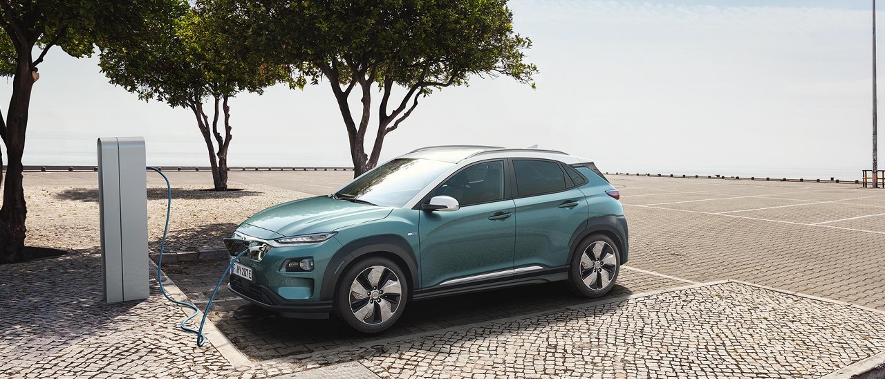 Hyundai sfida la Nissan Leaf con la Kona EV Hyundai sfida la Nissan Leaf con la Kona EV