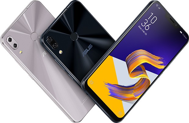 Lo smartphone ASUS Zenfone 5 nelle sue colorazioni Meteor Silver e Midnight Blue