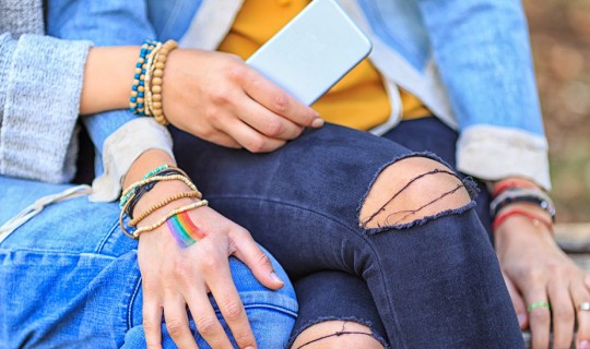 LGBT, smartphone