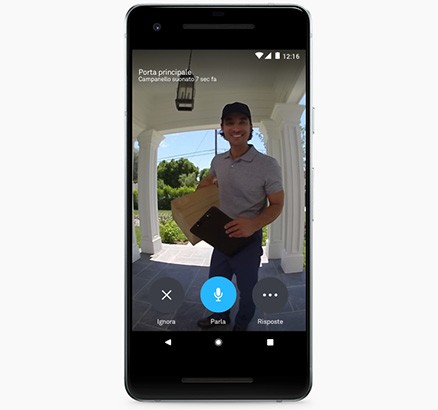 L'applicazione di Nest che mostra chi si trova alla porta, grazie alle immagini acquisite da Hello