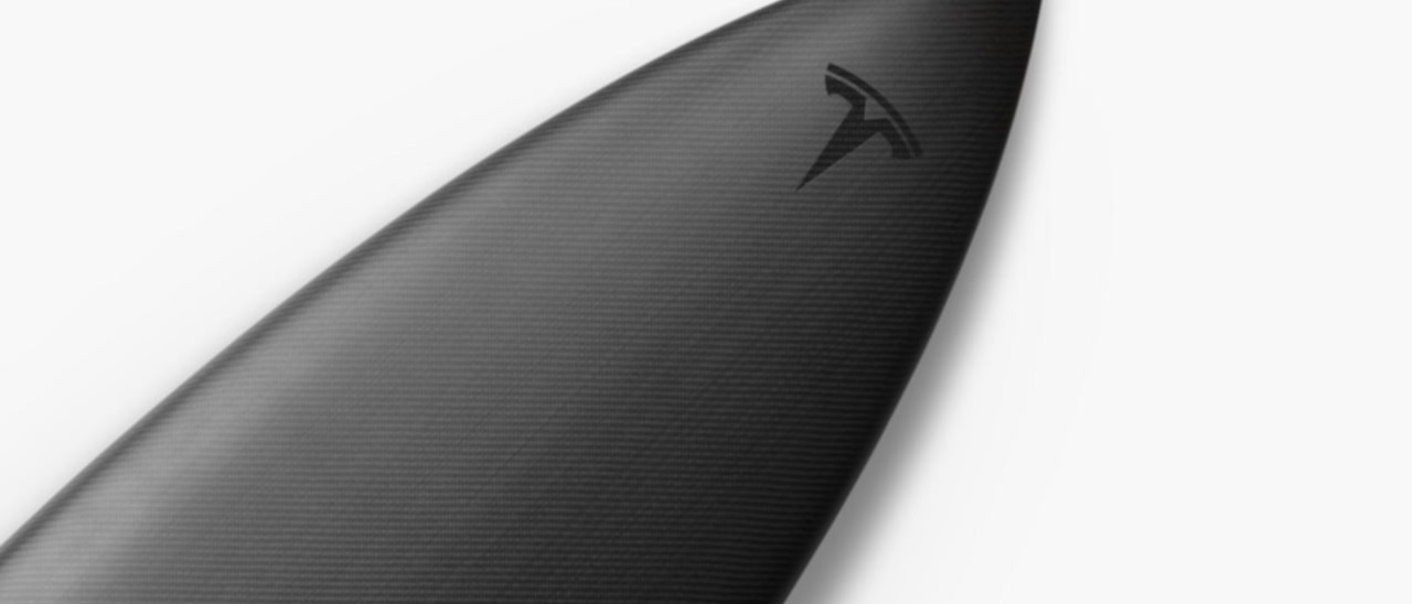 Tesla lancia una tavola da surf