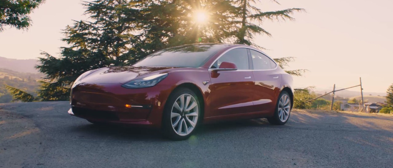 Tesla Model 3, incidente con Autopilot attivo