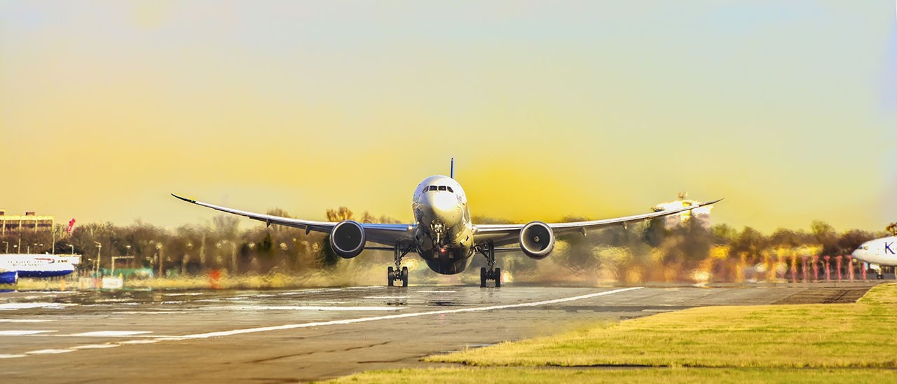 AirDrop di iPhone blocca un aereo per 90 minuti