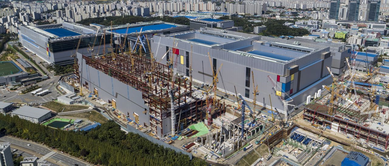 Samsung avvia la produzione dei chip a 7 nanometri