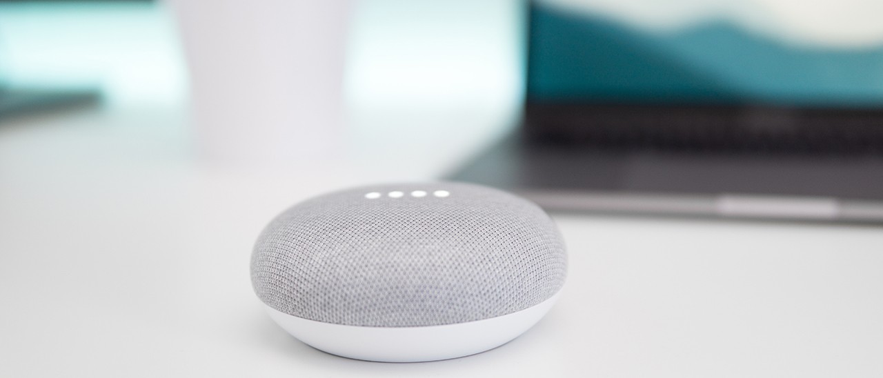 Google Home, app cambia colore delle luci smart Google Home, app cambia colore delle luci smart