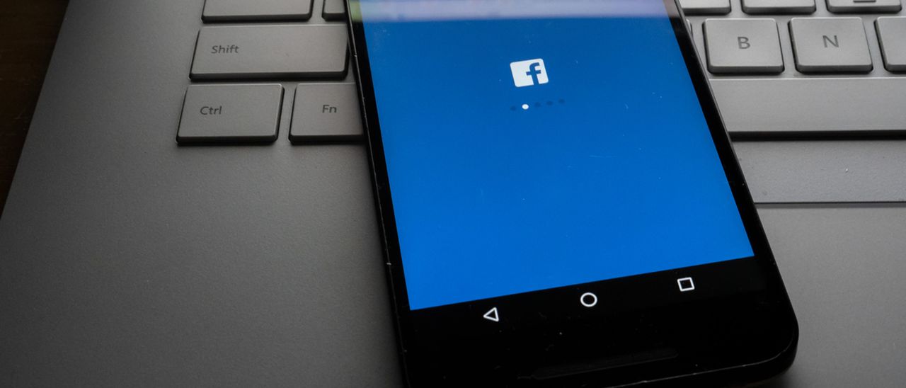 Facebook contro le bufale: pagherà alcuni editori
