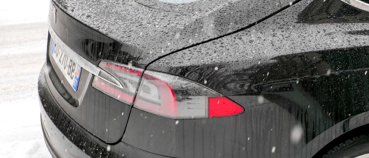 Tesla, nuove funzioni invernali ed Easter egg