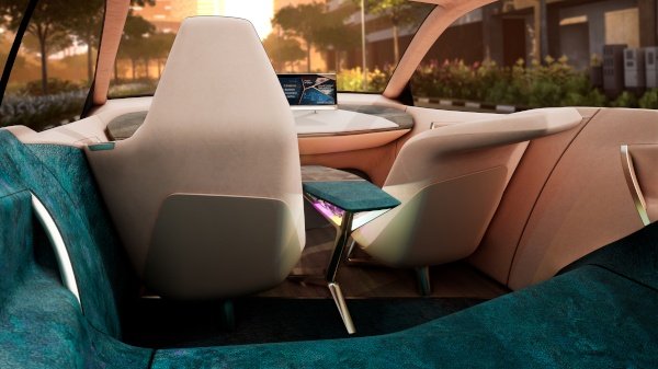 CES 2019, BMW propone la guida virtuale