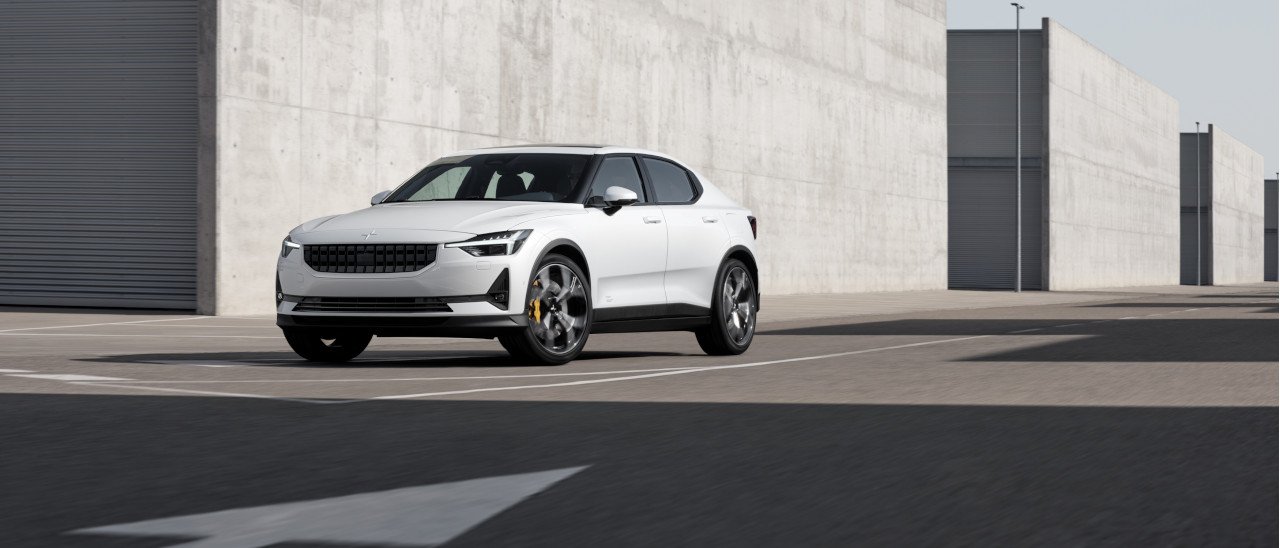 Polestar 2 getta il guanto di sfida alla Model 3