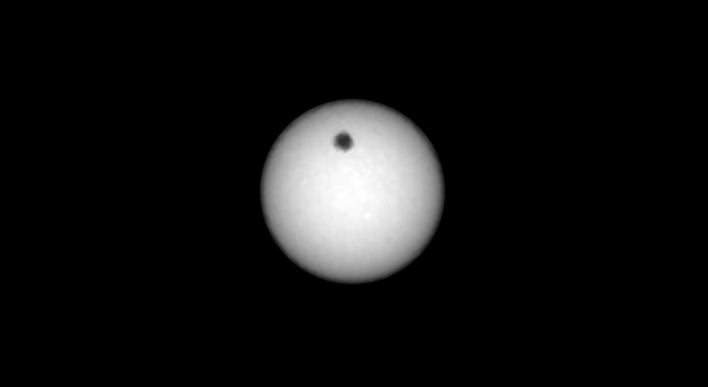 Eclissi solari su Marte: le spettacolari immagini di Curiosity Eclissi solari su Marte: le spettacolari immagini di Curiosity
